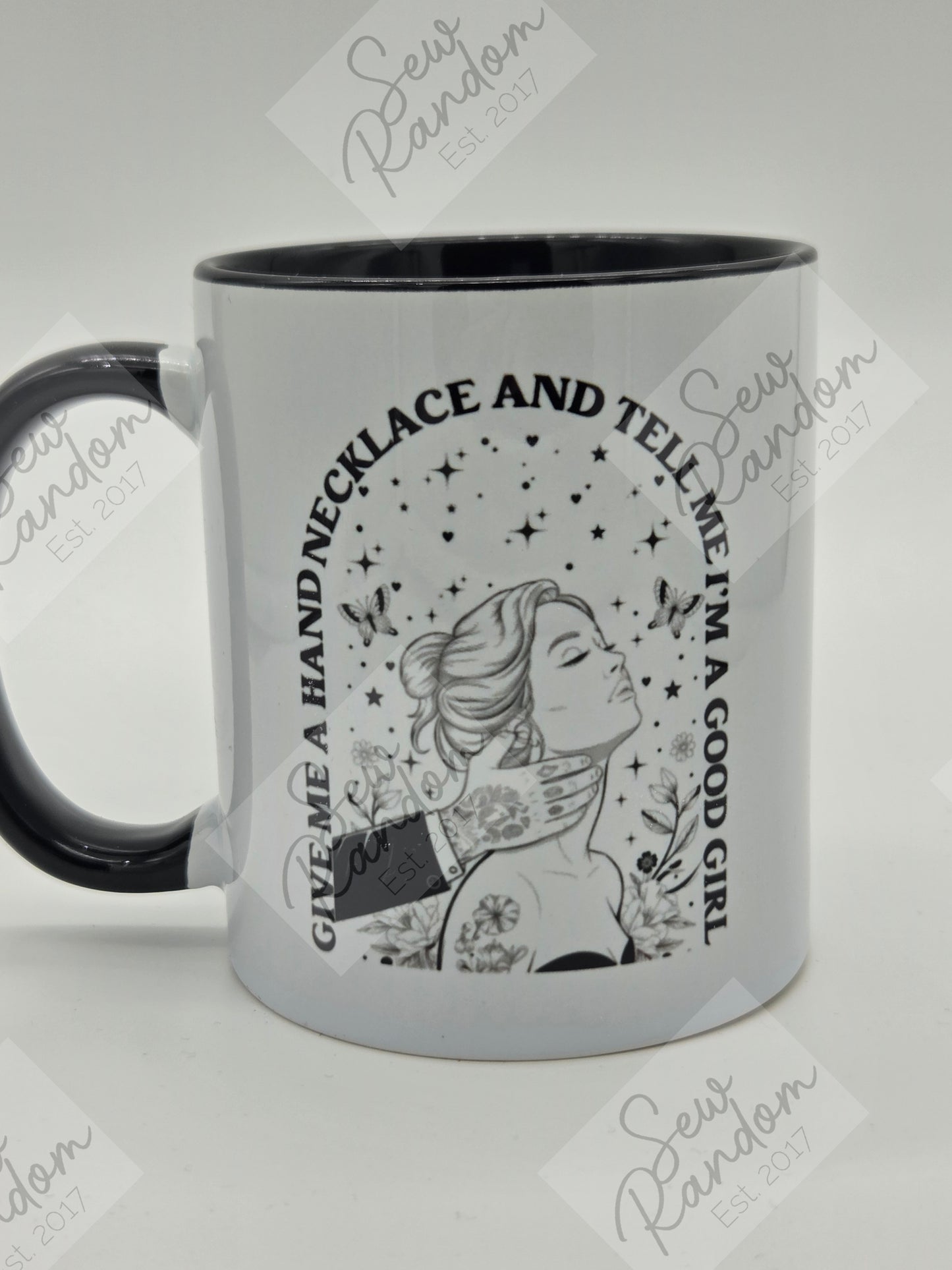HAND NECKLACE MUG