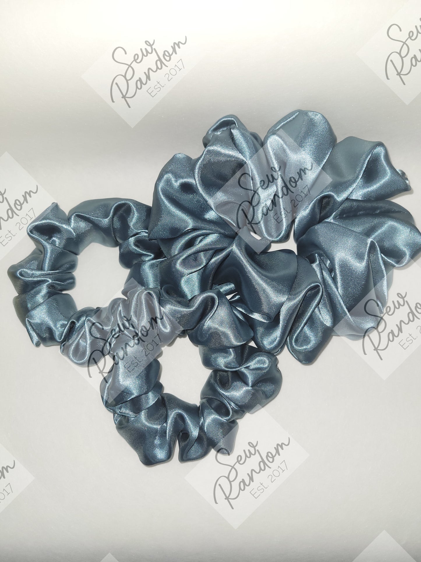 AMPHITRITE SATIN SCRUNCHIE