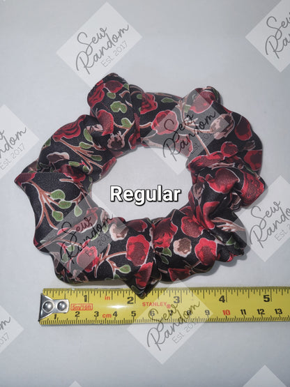 ZADE SATIN SCRUNCHIE