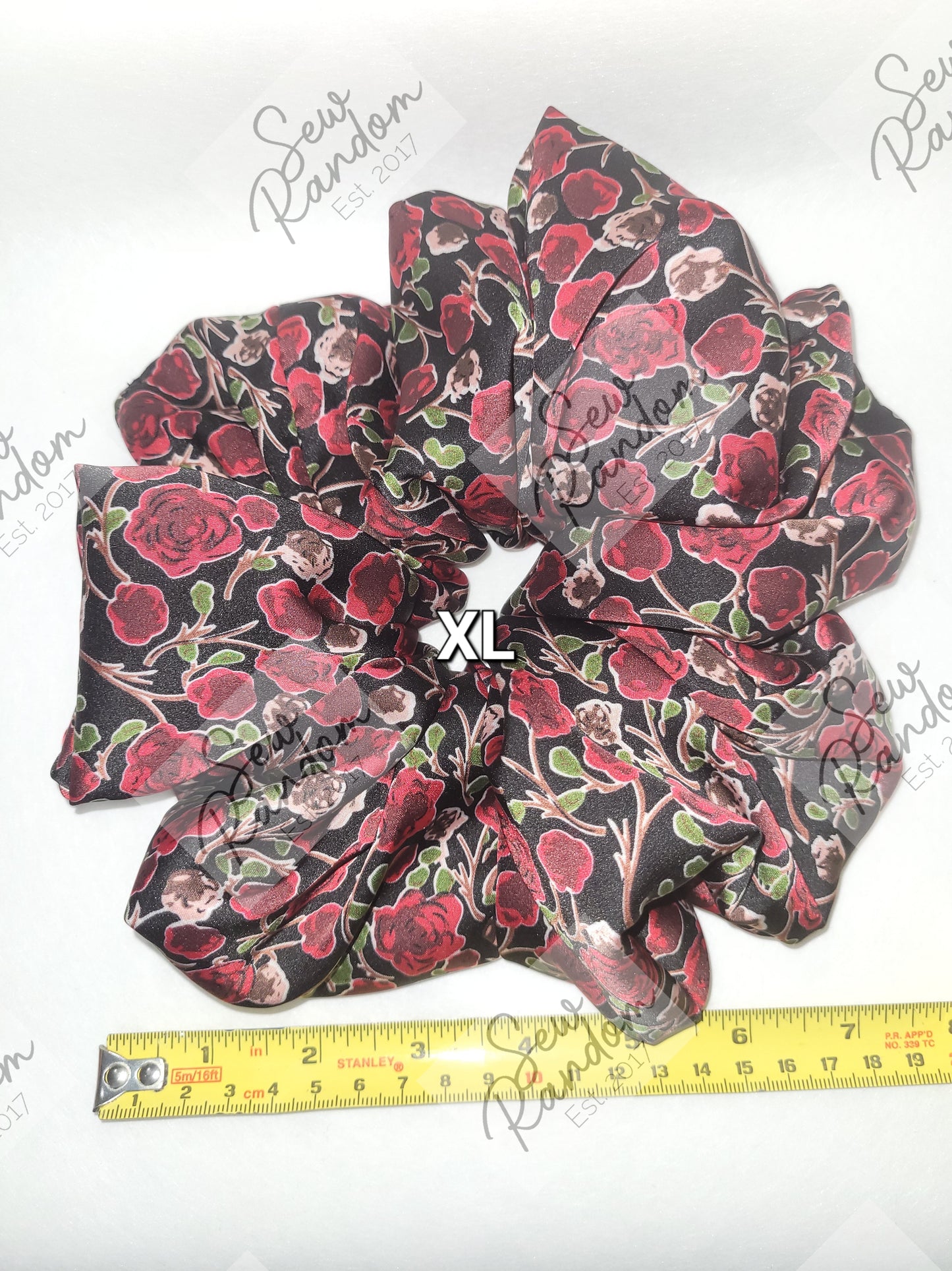 ZADE SATIN SCRUNCHIE