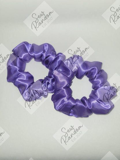 XINA SATIN SCRUNCHIE