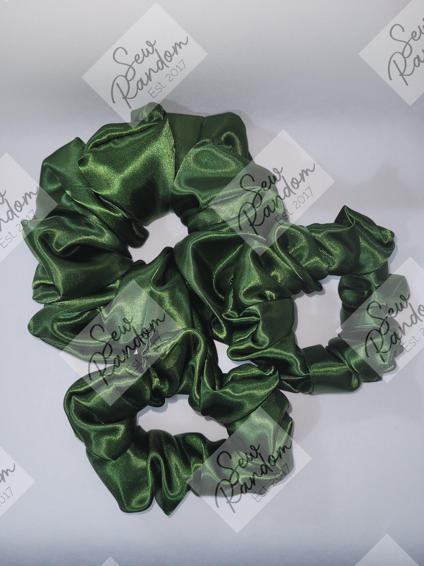 NAT SATIN SCRUNCHIE