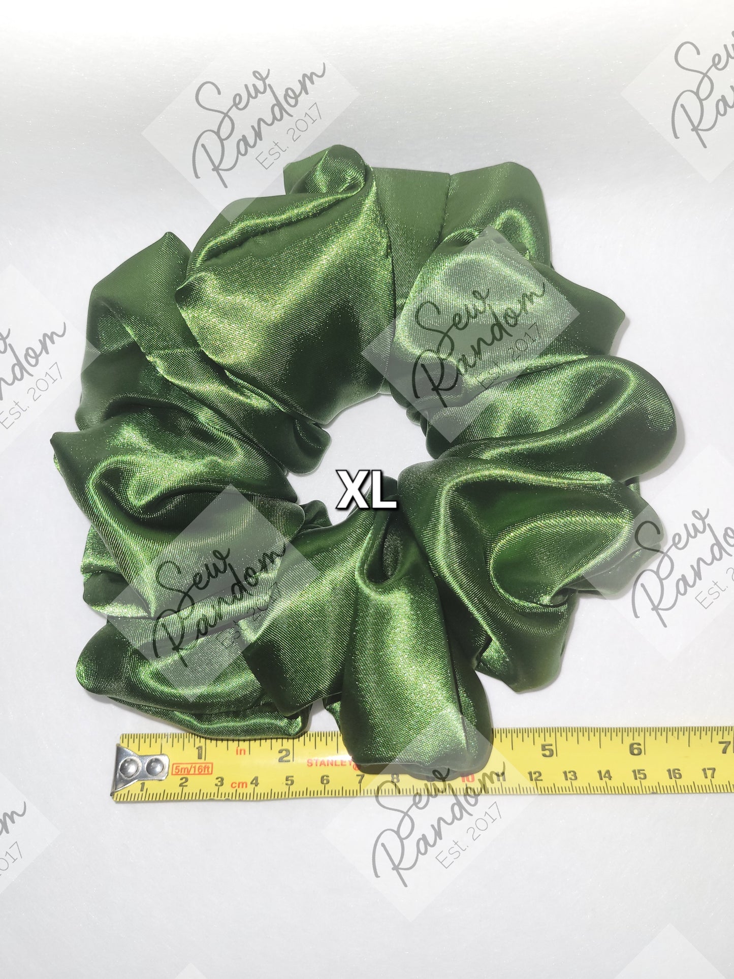 NAT SATIN SCRUNCHIE