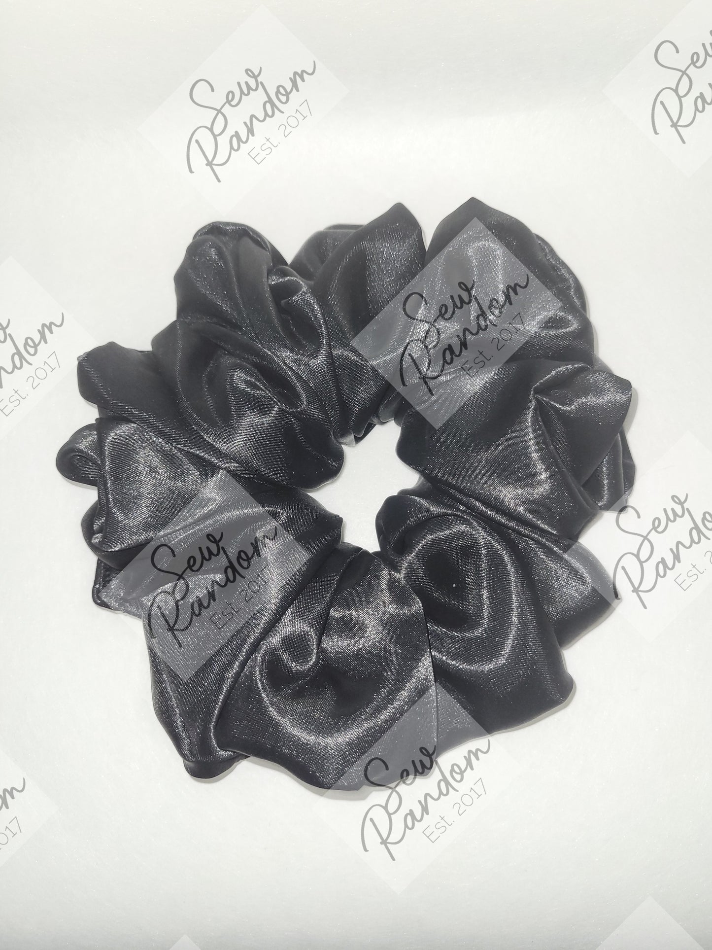 TAYLOR SATIN SCRUNCHIE