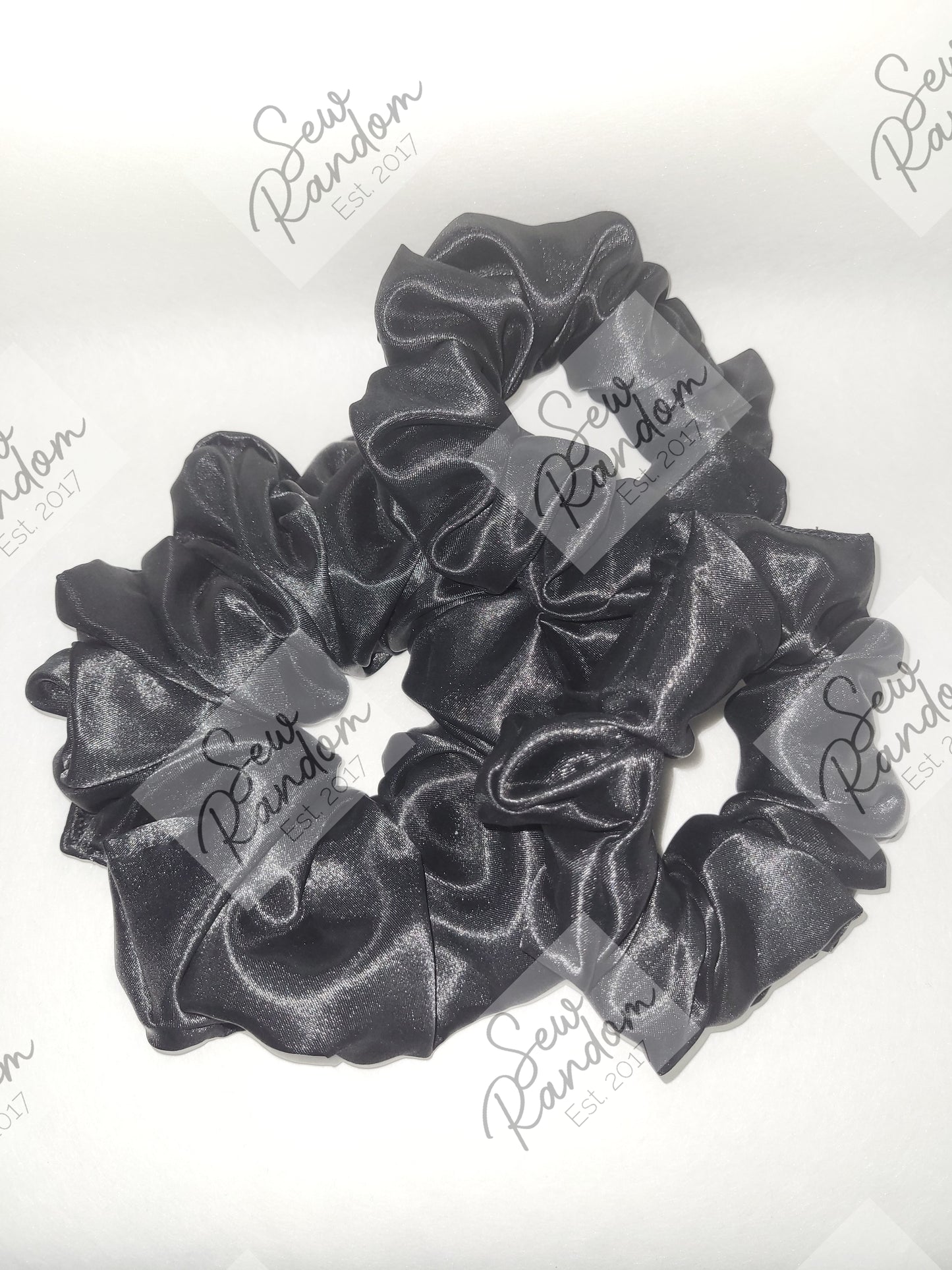 TAYLOR SATIN SCRUNCHIE