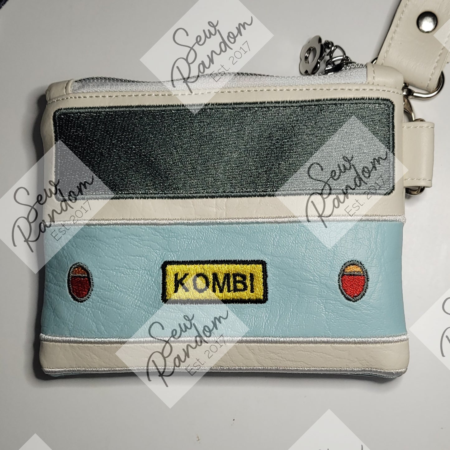 CAMPER WRISTLET PURSE - SMALL