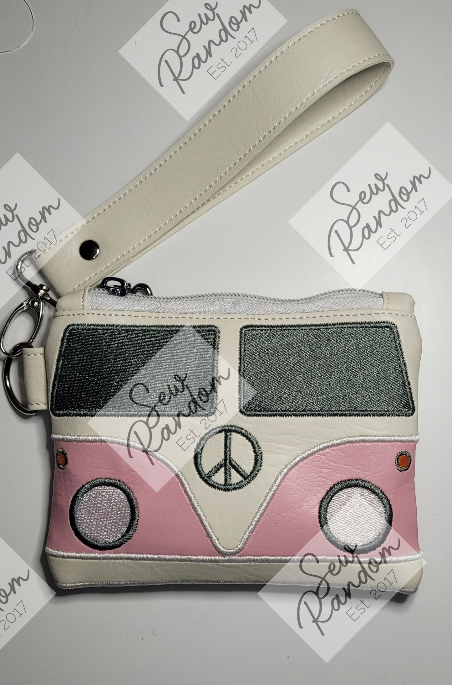 CAMPER WRISTLET PURSE - SMALL