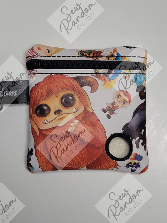 LABYRINTH POO BAG HOLDER