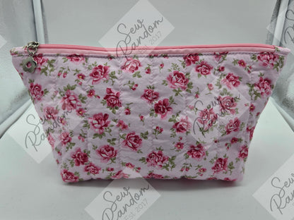 DOLLY QUILTED BAG - ROSES ON PINK