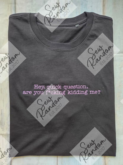 QUICK QUESTION EMBROIDERED T SHIRT