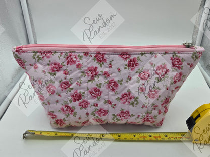 DOLLY QUILTED BAG - ROSES ON PINK