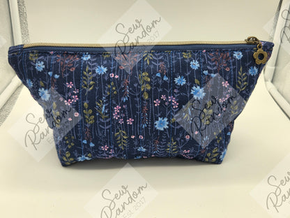DOLLY QUILTED ZIP BAG - BLUE FLORAL