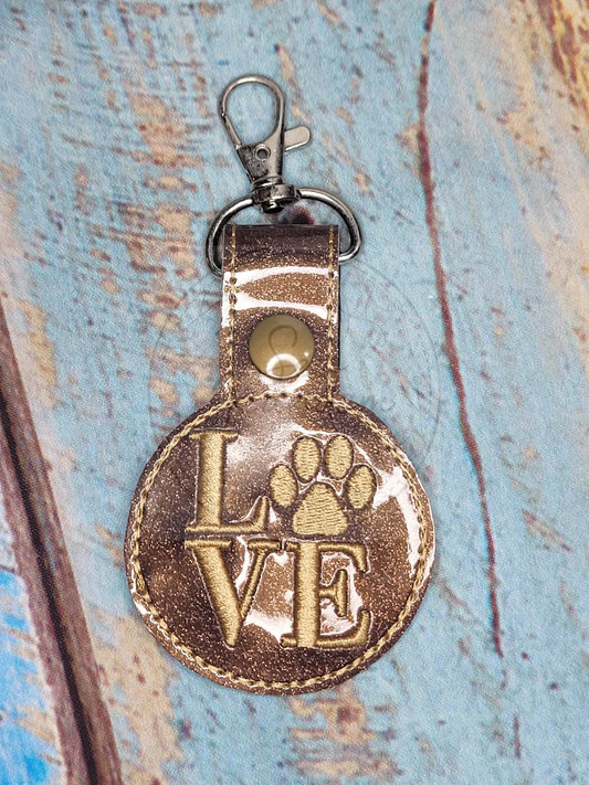 LOVE PAW KEYRING