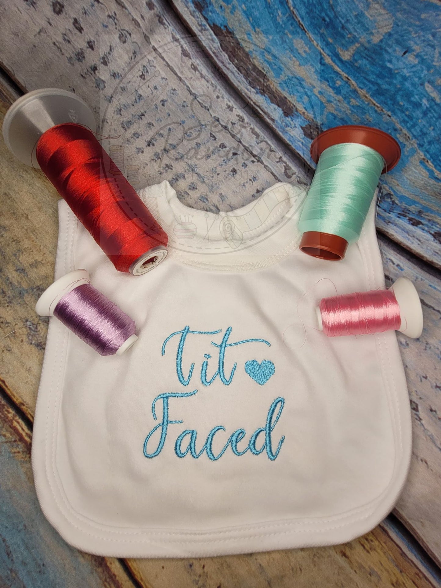 TIT FACED BIB