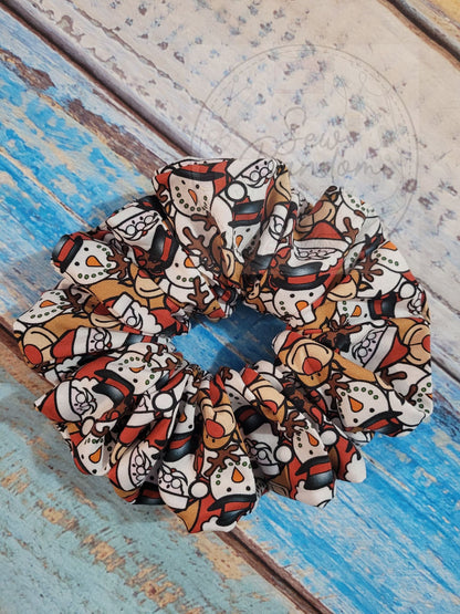 CHRISTMAS FRIENDS SCRUNCHIE