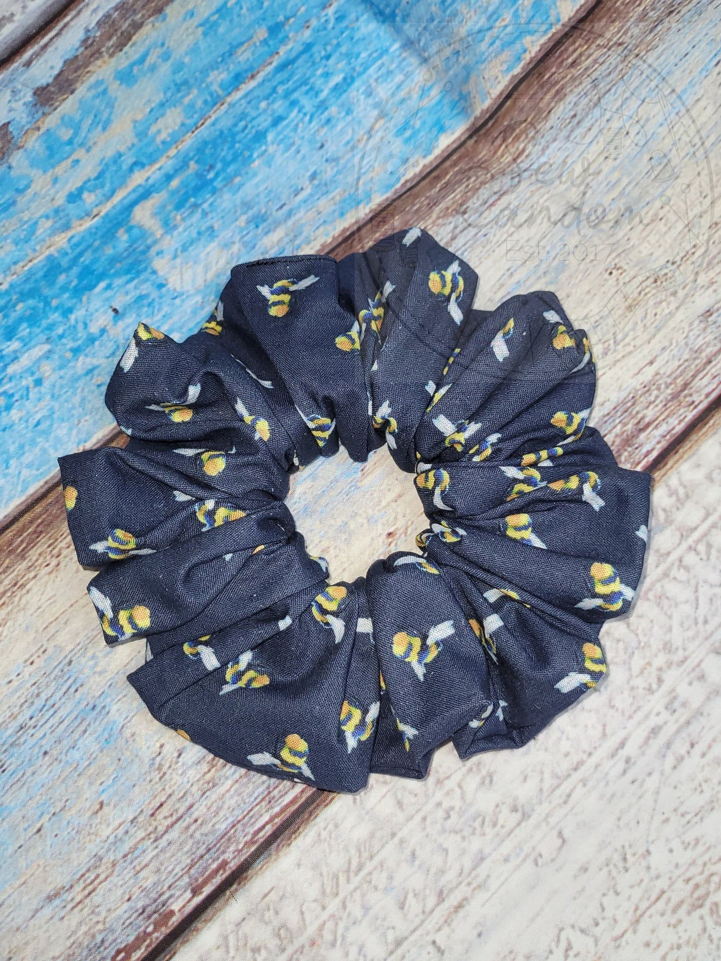 BEES SCRUNCHIE