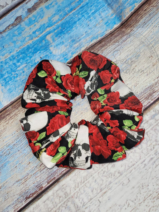 SKULL ROSES SCRUNCHIE